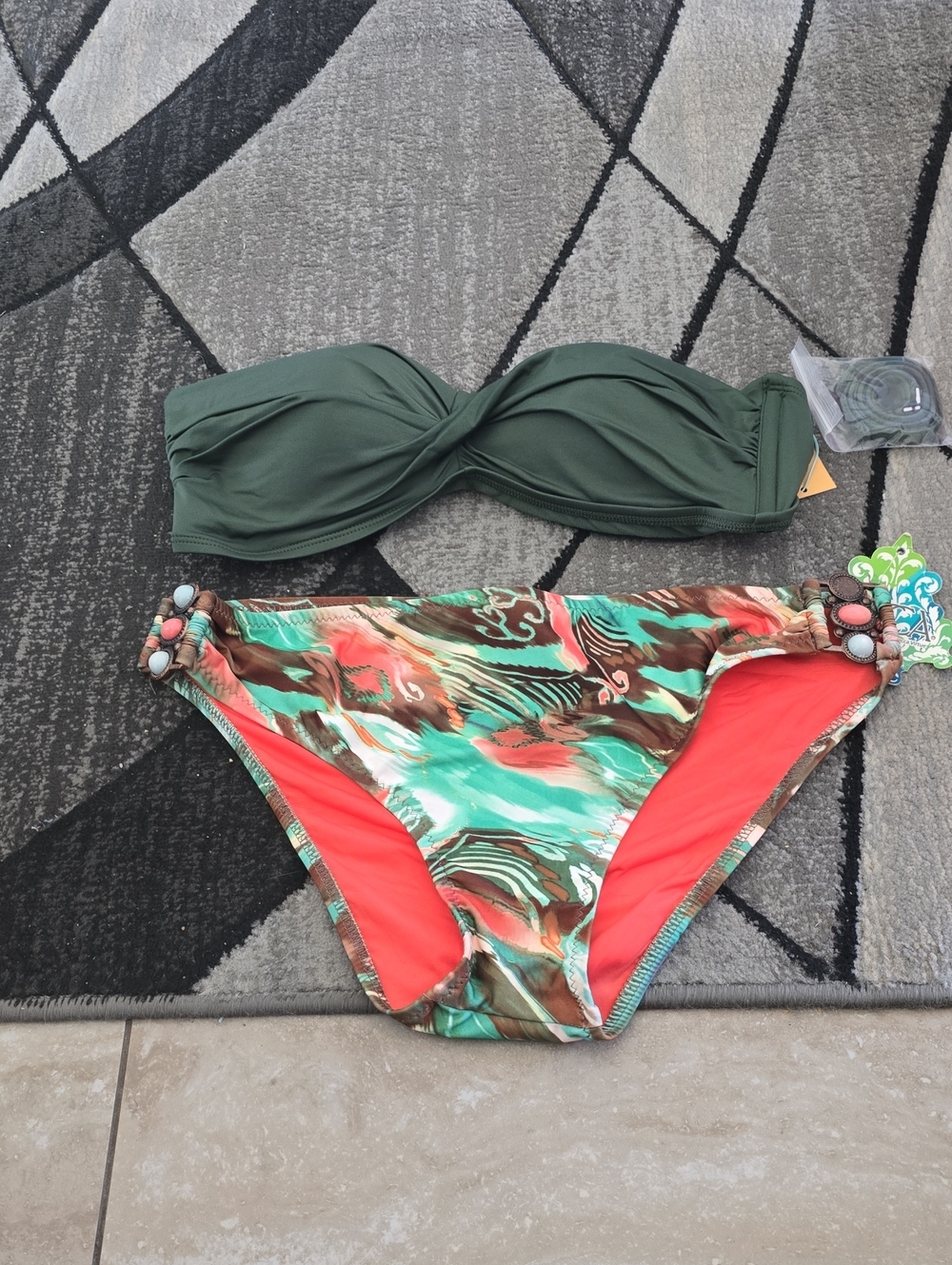 Olive Green Twist Bandeau Bikini Top with Tropical Print Bottoms Sz Lg Nwt